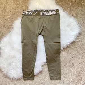 GYMSHARK (Never Worn) Fit Cropped Legging